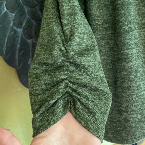 Charming Charlie Criss Cross Wrap Front Oversized Long-sleeve - Picture 4 of 9